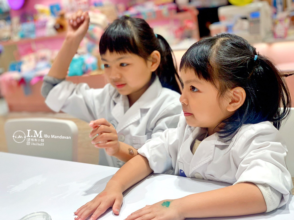 風靡全球的觸感遊戲!UNIQUE 史萊姆實驗室好玩又安全無 風靡全球的觸感遊戲!UNIQUE 史萊姆實驗室好玩又安全無