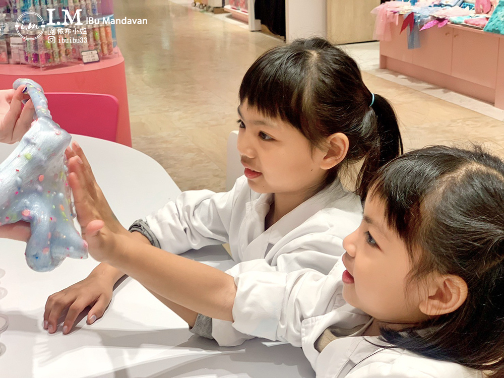 風靡全球的觸感遊戲!UNIQUE 史萊姆實驗室好玩又安全無 風靡全球的觸感遊戲!UNIQUE 史萊姆實驗室好玩又安全無