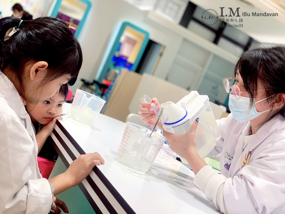 風靡全球的觸感遊戲!UNIQUE 史萊姆實驗室好玩又安全無 風靡全球的觸感遊戲!UNIQUE 史萊姆實驗室好玩又安全無