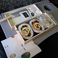 精緻的花壽司　回台北的飛機上有這個真是太棒的尾聲