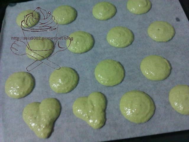 GREEN TEA MACARON wet