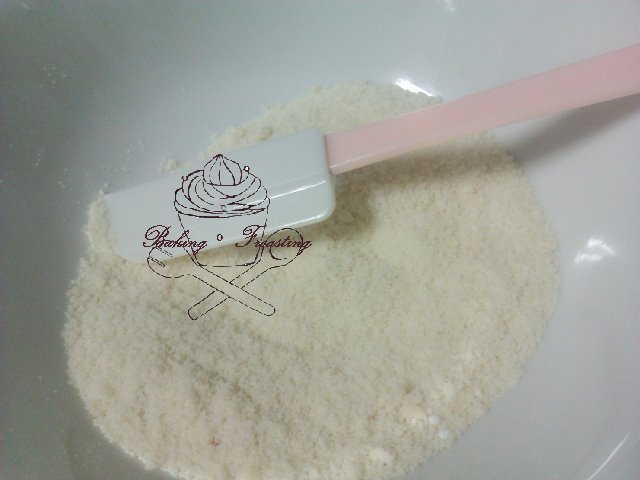 white macaron dry ingredient