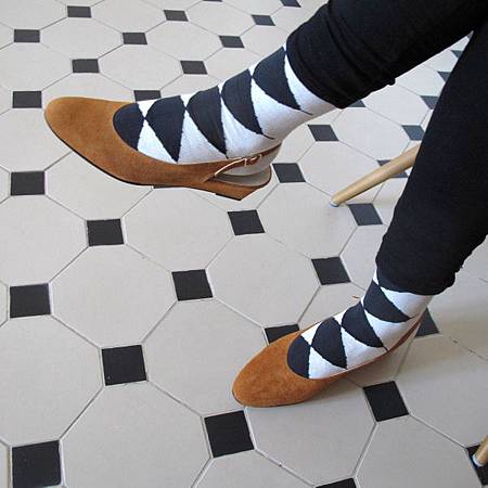 socks-triangles-natural-base