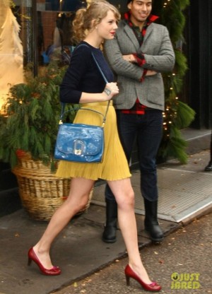 taylor-swift-shopping-rugby-ralph-lauren-boutique-west-village-new-york-city-md78781