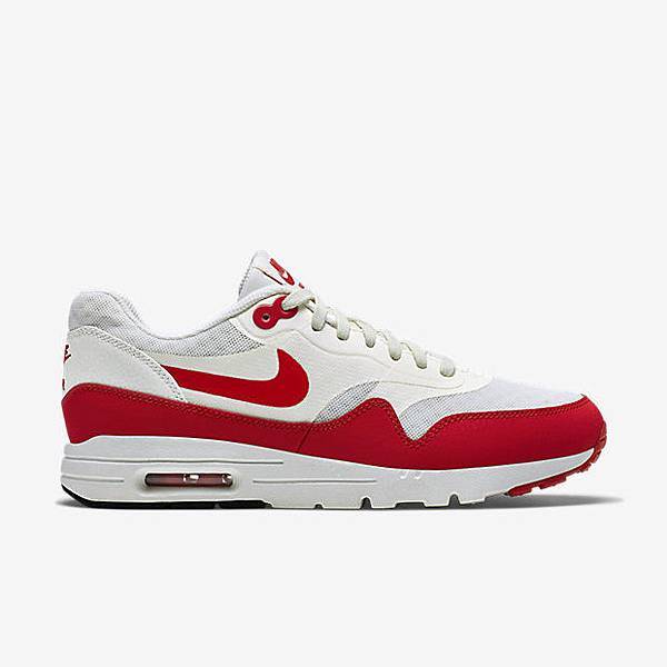 W-AIR-MAX-1-ULTRA-ESSENTIALS-704993_100_A_PREM