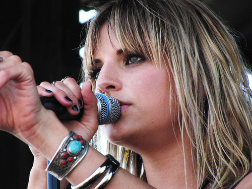 真的很喜欢juliet的声音呢:p