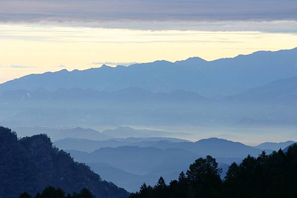 又沒日出 之 雲山