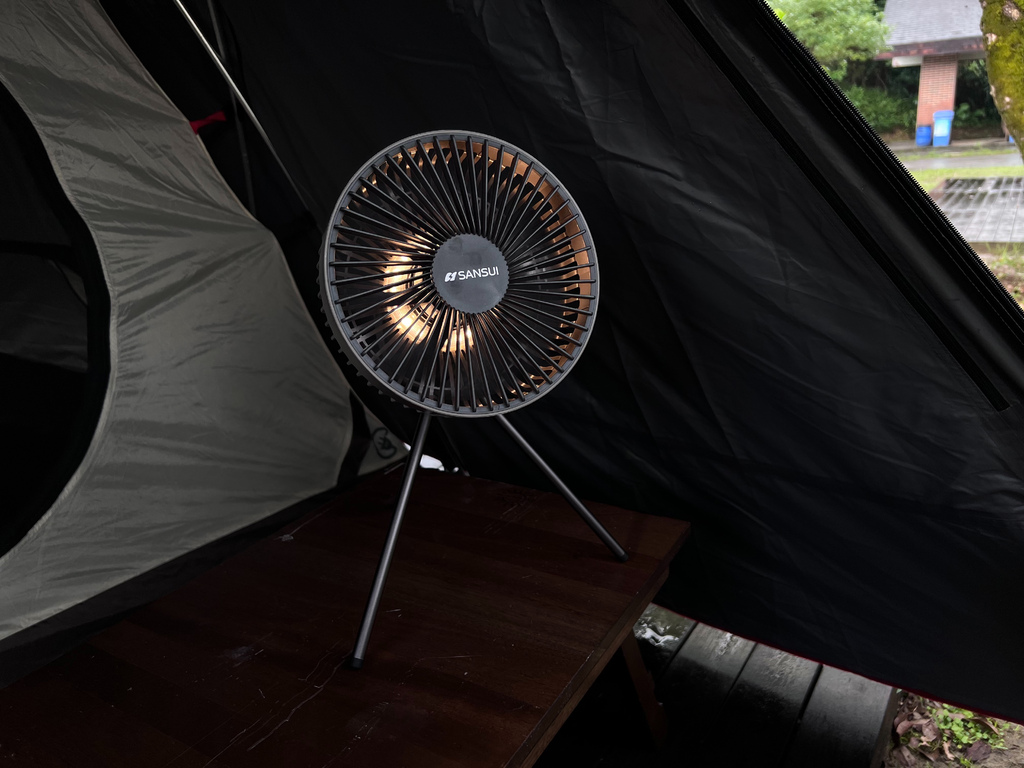 IMG_2163 2 SANSUI山水 充電式露營風扇,USB風扇充電,還有遠程遙控好方便,掛立兩用