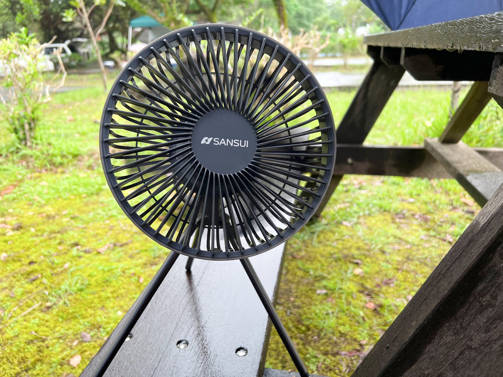 IMG_2151 SANSUI山水 充電式露營風扇,USB風扇充電,還有遠程遙控好方便,掛立兩用