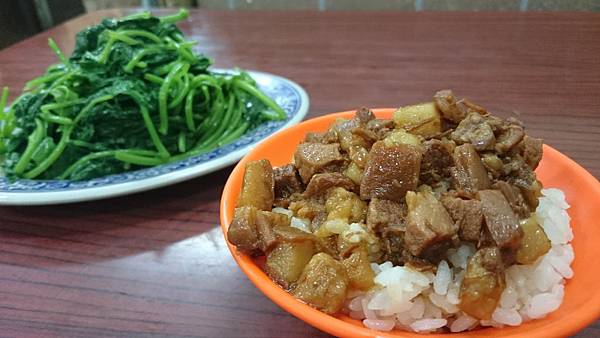 滷肉飯1