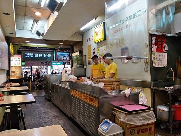 叫我小虎媽【食】【台北萬華】西門町的老味道@賽門甜不辣2