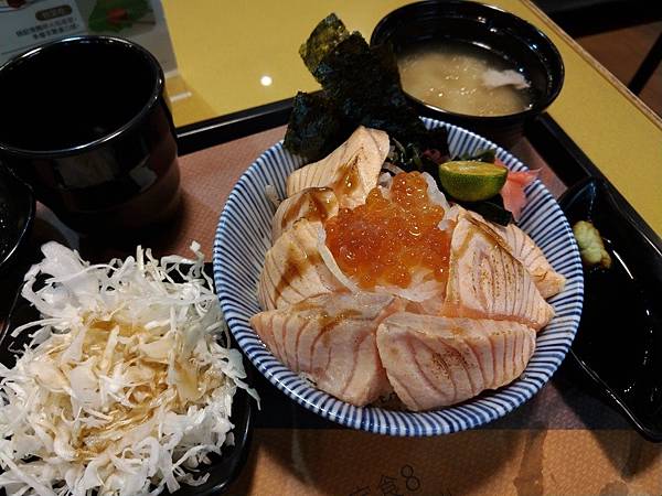 炙燒鮭魚親子丼1.jpg