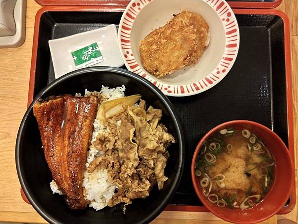 鰻牛丼1.jpg