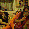 毆打阿摸.gif