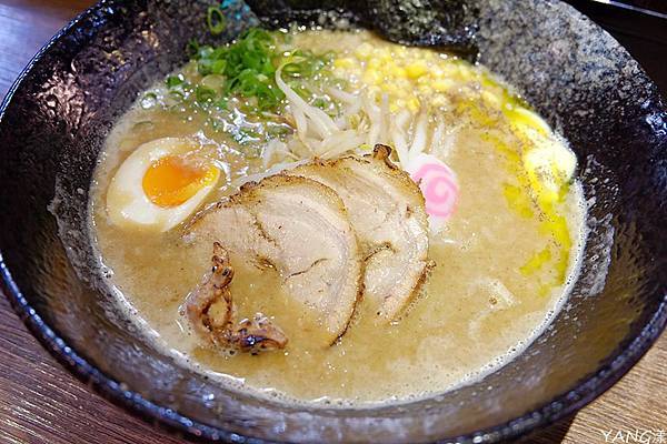 麺屋壱の穴--豚骨味噌ラーメン