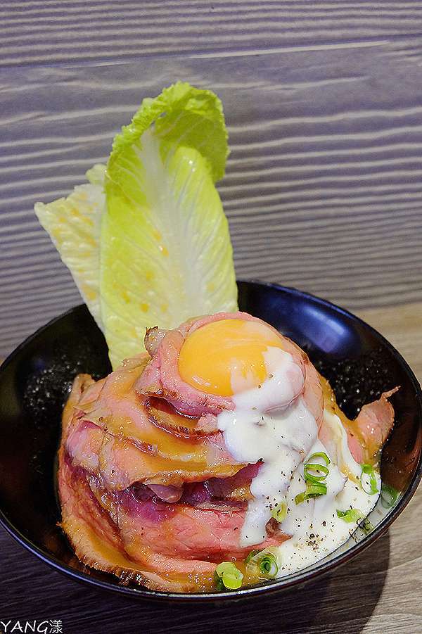 台北 山丼玫瑰和牛丼 用肉堆出小火山 Yang漾的趴趴照 痞客邦