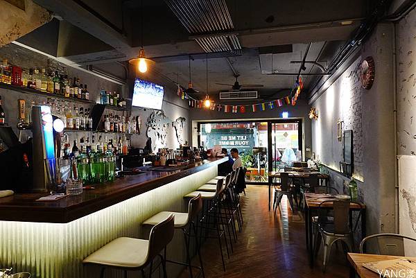 H&W Restaurant and Bar