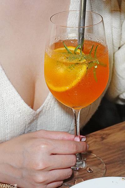 H&W Restaurant and Bar