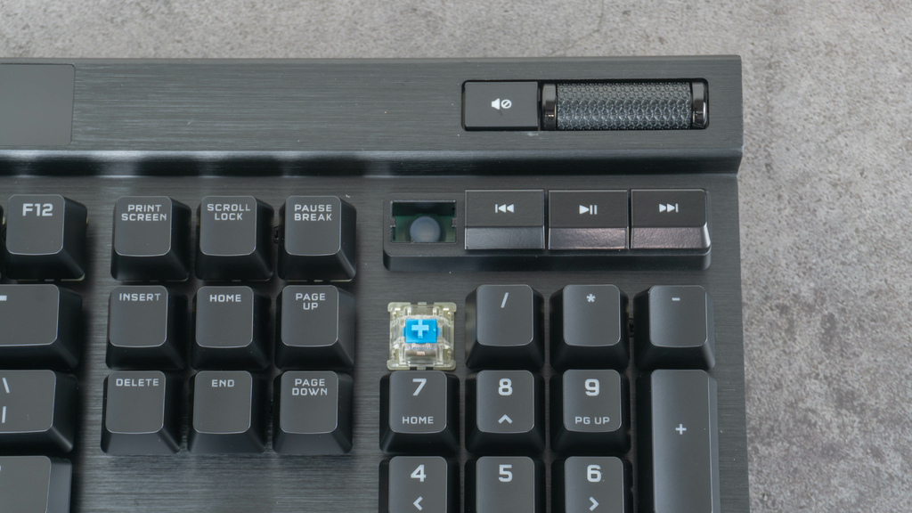 「開箱」CORSAIR電競鍵盤K70 RGB PRO 高級感很不一樣