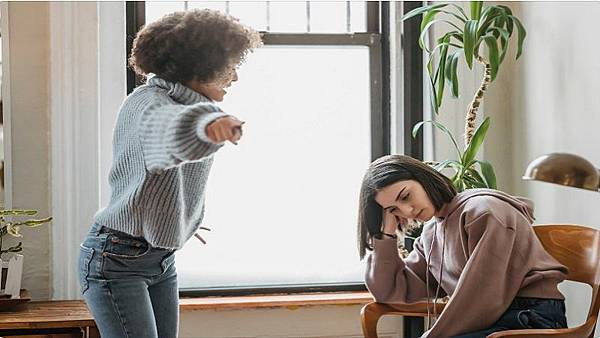 吵架不等於溝通，吵架得要論輸贏Photo：Liza Summer, CC Licensed..jpg