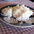 小姐一次會給兩匙飯