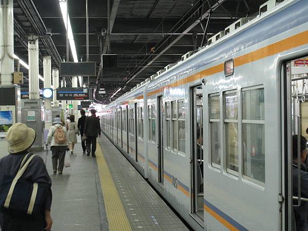 因為難波東方離離南海電鐵站很近