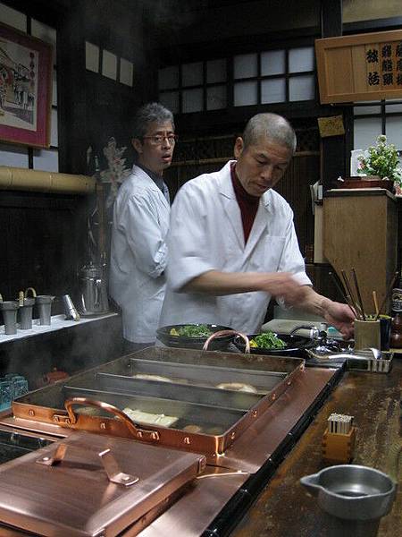 所以我們就是用手指要的食物囉