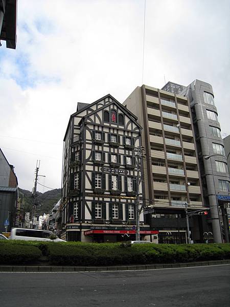對街就是我要去的にレむラ咖啡本店