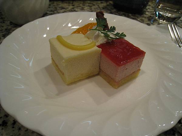 還有飯後小蛋糕