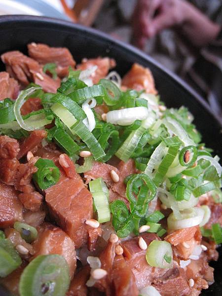 我是覺得沒有很喜歡 但是老公覺得很好吃的滷肉飯