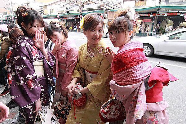 這張在搞笑  演出狀況劇