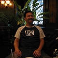 然後老公就露出憨笑了 哈哈哈哈哈