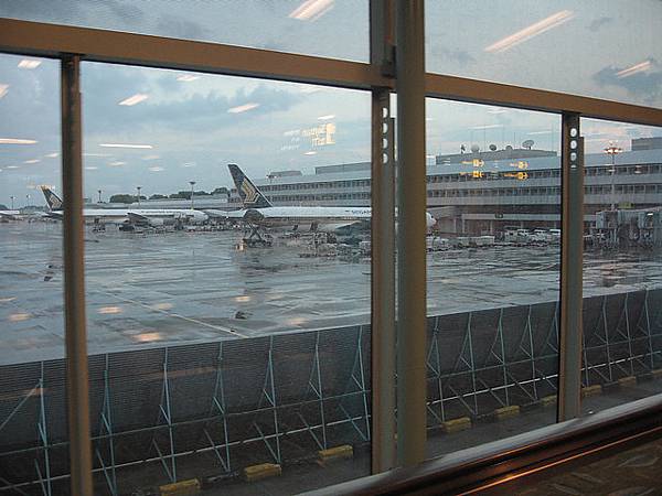 因為搭飛機通常都很醜 所以步入鏡了XD