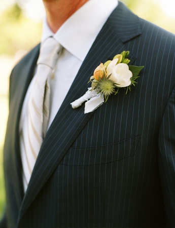 boutonniere-white rose