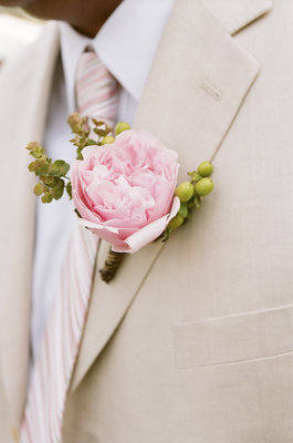 boutonniere-pink