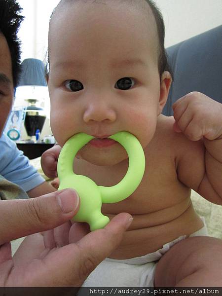 哈哈 想揍人喔?