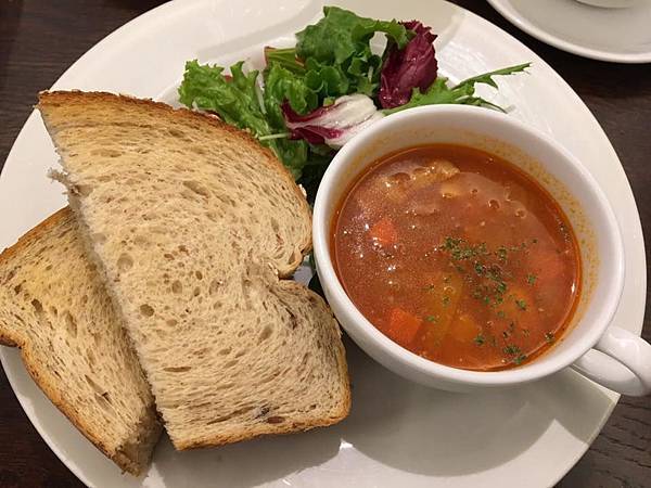 13413742_10153880864096888_37592542837510557_n