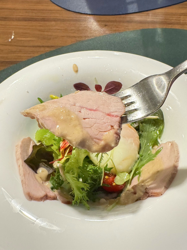 台南美食推薦【暖心時光義法小館】享用精緻義法料理│沙拉細節特寫