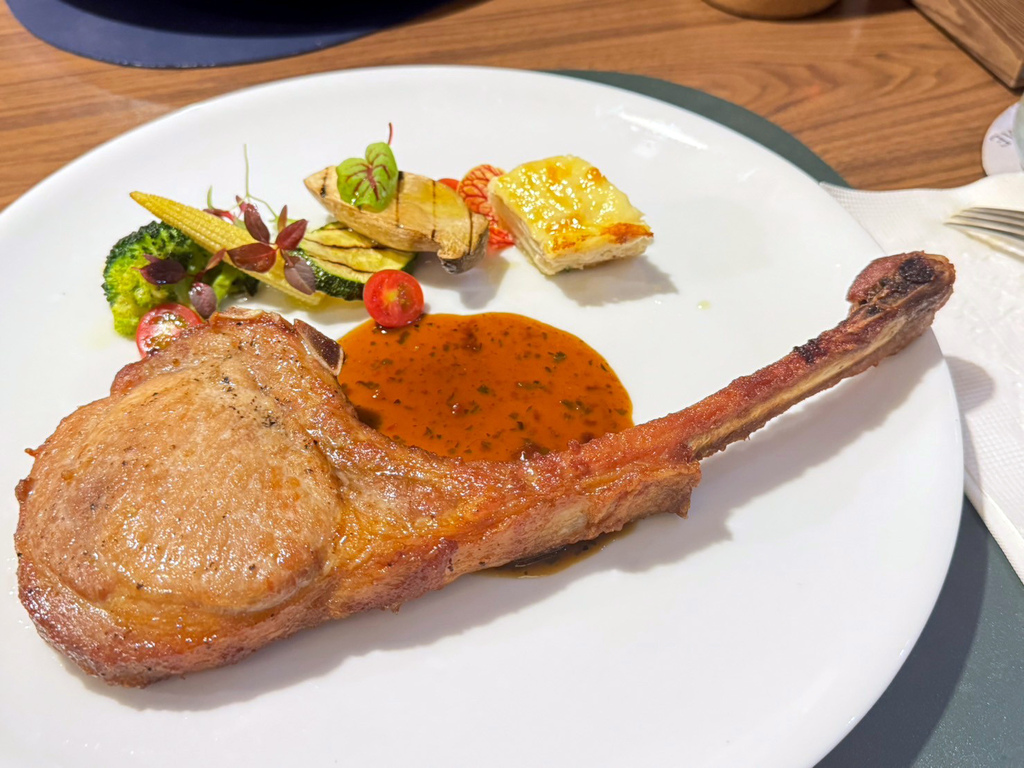 台南美食推薦【暖心時光義法小館】享用精緻義法料理│霸氣戰斧豬排