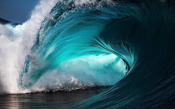 Sea-wave-roll-blue-water-splash_1920x1200.jpg