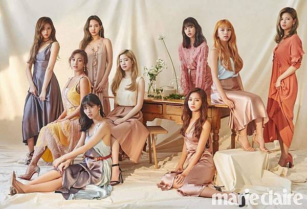 TWICE (2).jpg