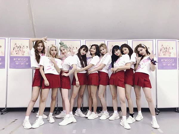TWICE (7).jpg