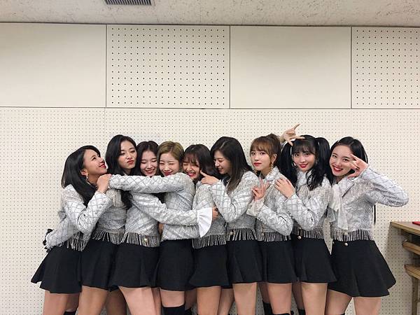 TWICE (17).jpg