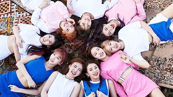 TWICE (22).jpg