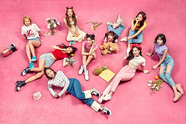 TWICE (30).jpg