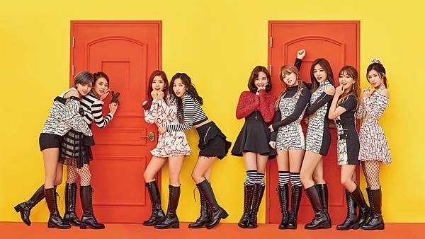 TWICE (34).jpg