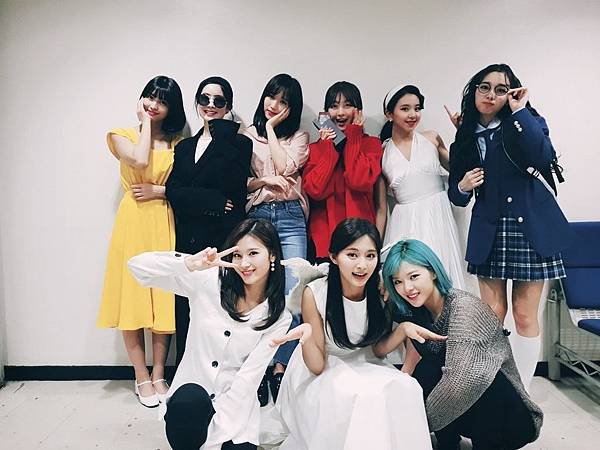 TWICE (37).jpg