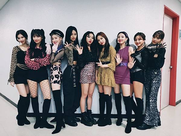 TWICE (36).jpg