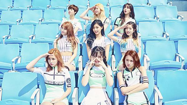 TWICE (40).jpg