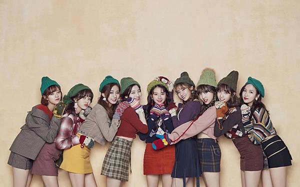 TWICE (45).jpg